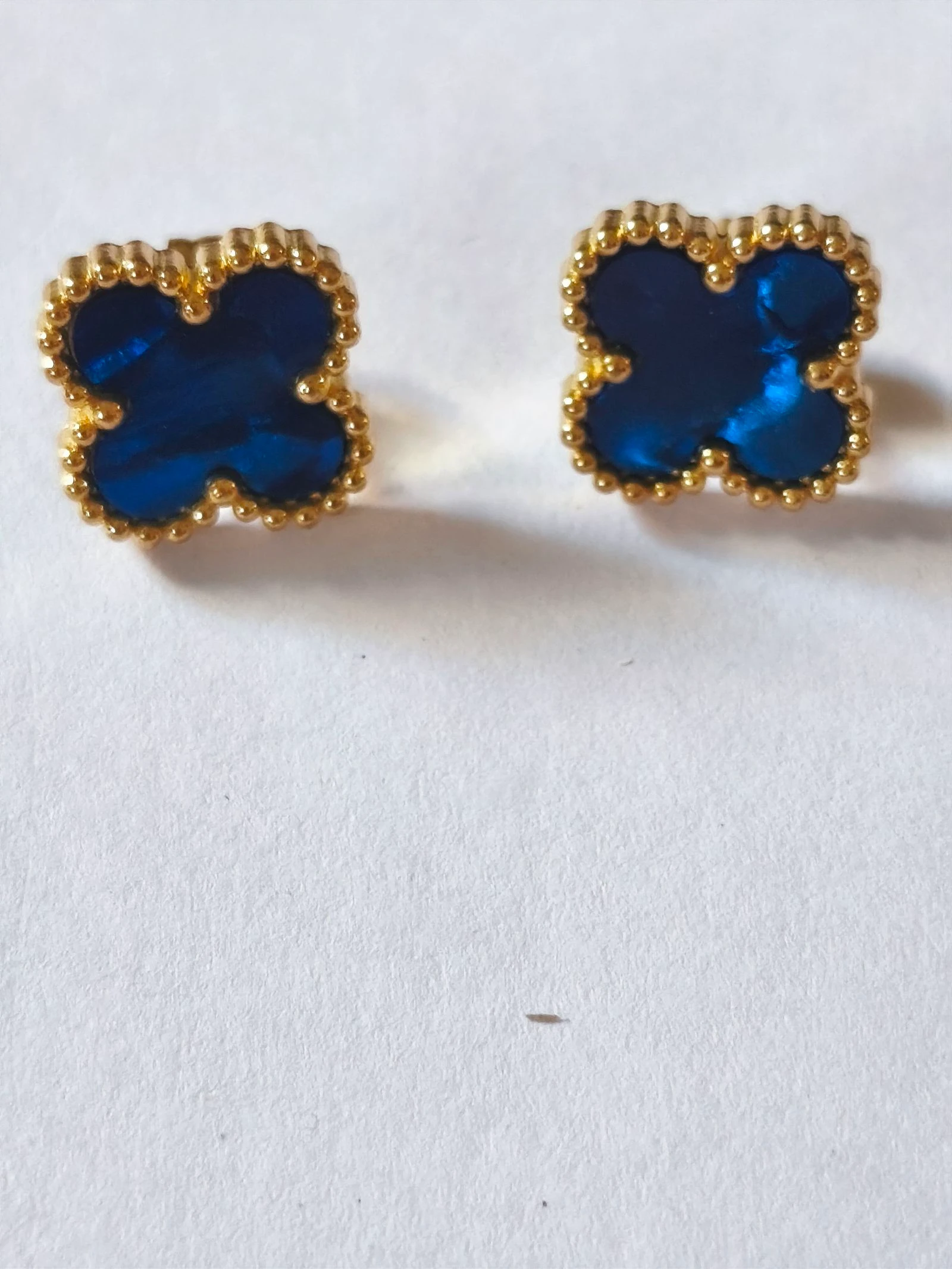Set met ketting, armband en oorbellen van trebol blauw verlicht met onveranderlijke gouden ketting – photo 7